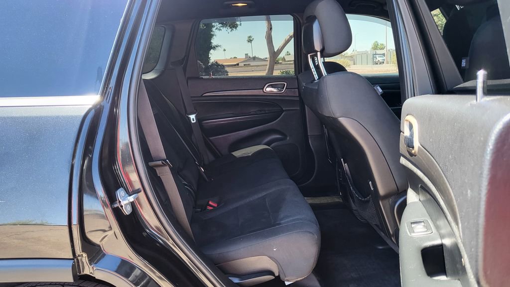 Used 2015 Jeep Grand Cherokee Laredo w/ Quick Order Package 23E AWD/4WD image 21