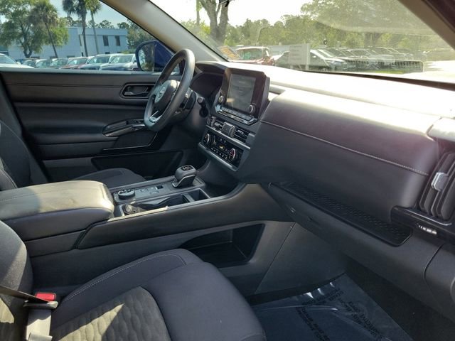 Used 2024 Nissan Pathfinder S AWD/4WD image 33
