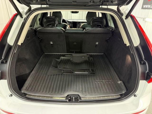 Used 2023 Volvo XC60 B5 Plus w/ Climate Package image 9