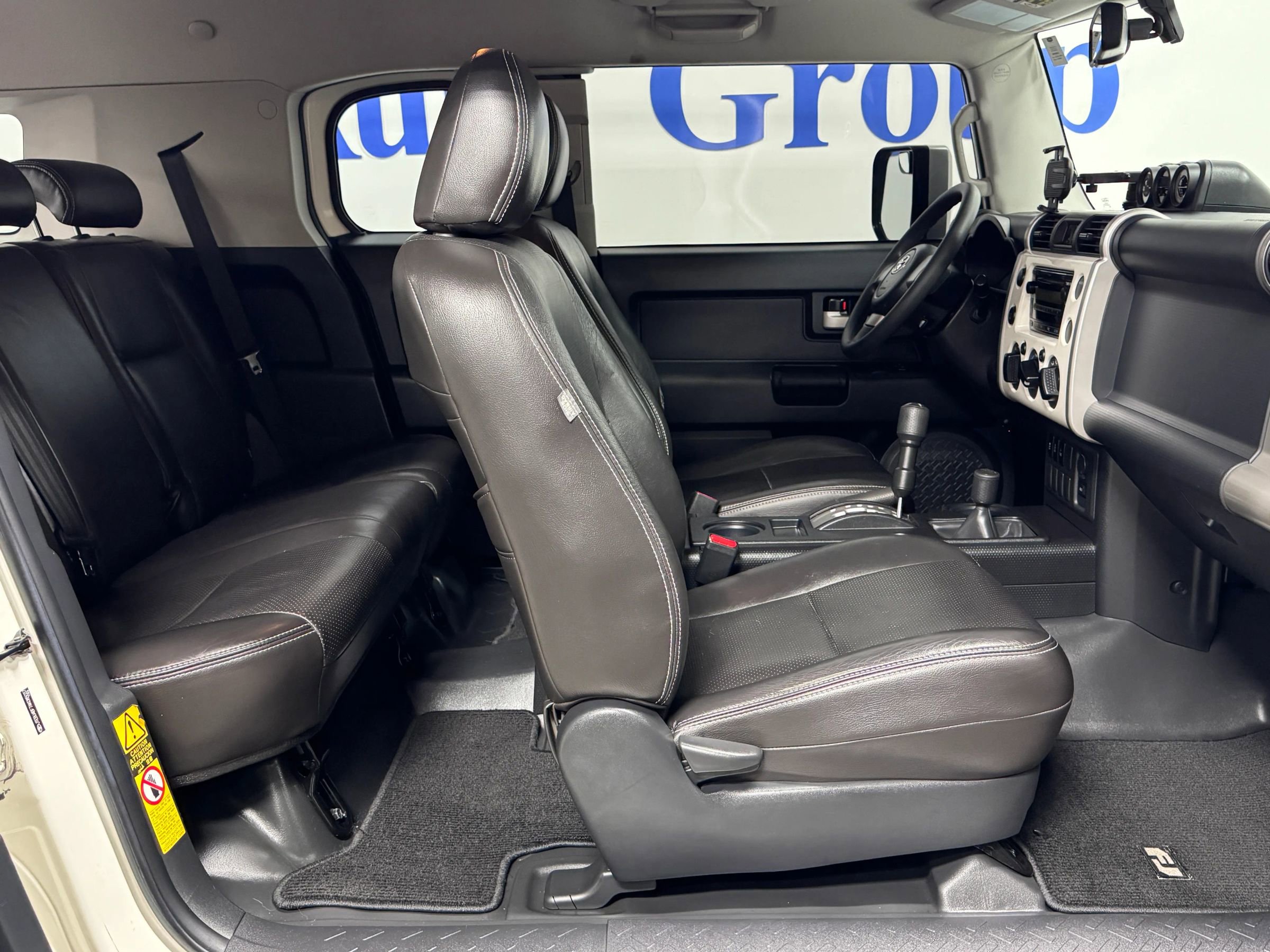 Used 2010 Toyota FJ Cruiser Sport Utility 2D AWD/4WD image 9