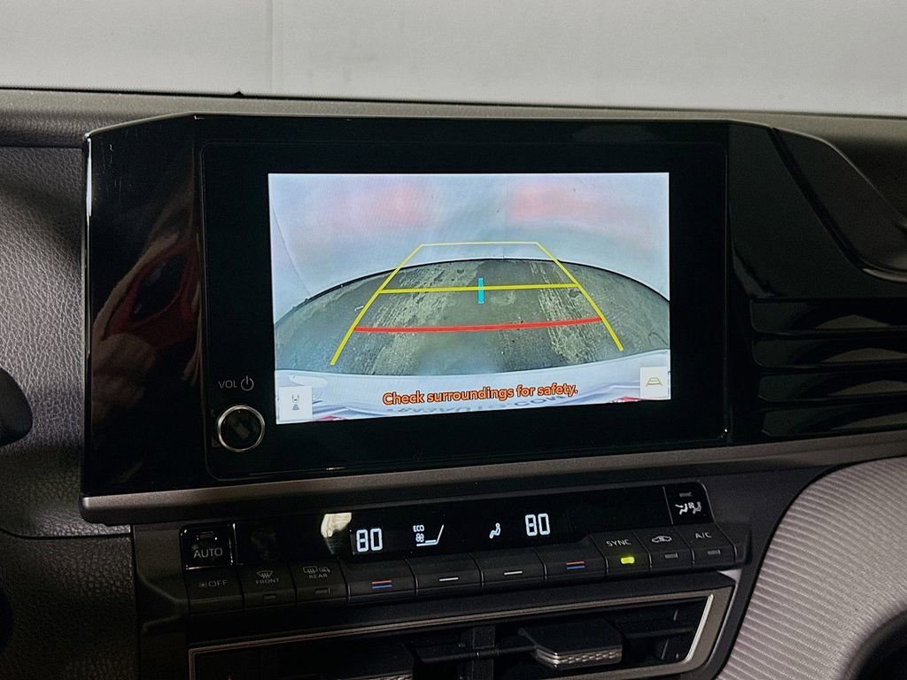 Used 2025 Toyota Camry SE w/ Convenience Package image 8