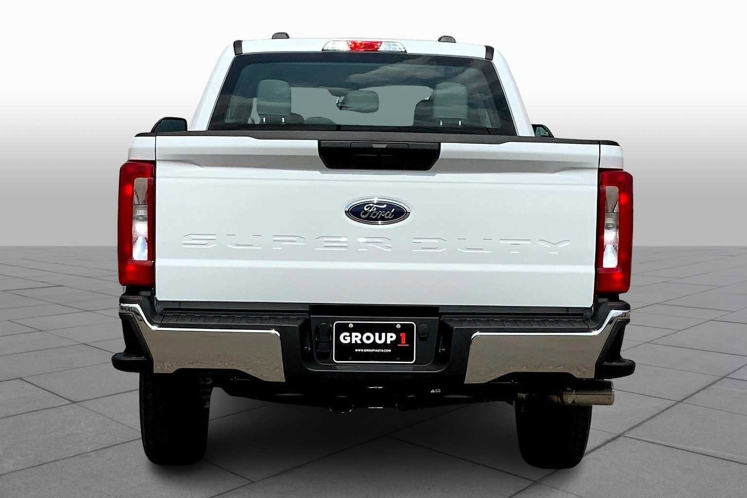New 2026 Ford F250 XL w/ XL Chrome Package image 4