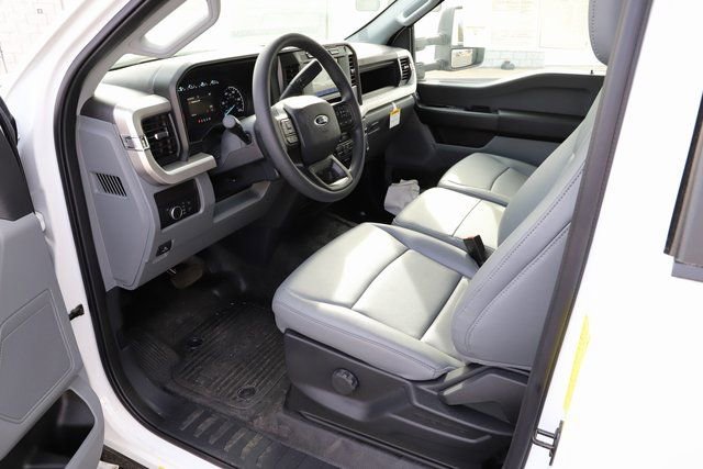 Used 2024 Ford F550 4x4 Regular Cab Super Duty image 10