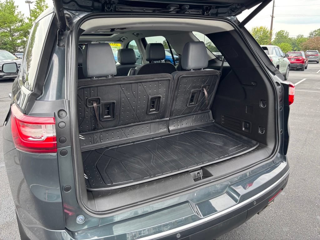 Used 2019 Chevrolet Traverse Premier w/ Driver Confidence II Package FWD image 22