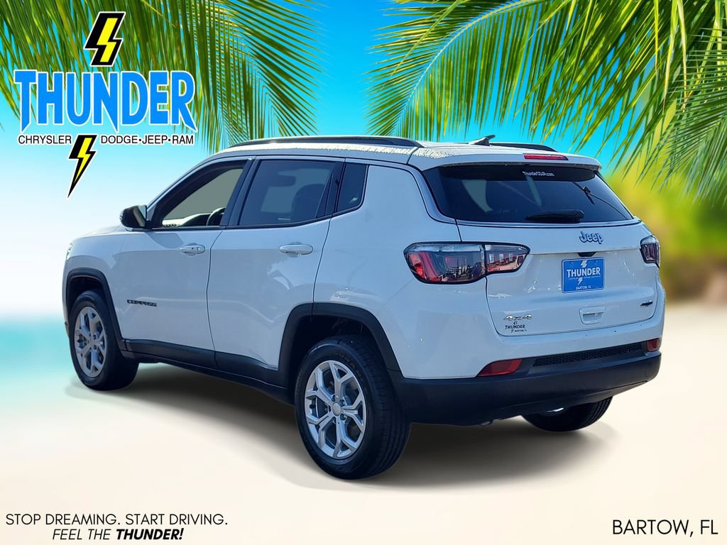 Used 2024 Jeep Compass Latitude AWD/4WD image 3