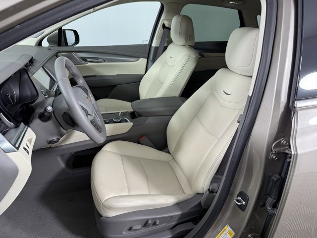 Used 2022 Cadillac XT5 Premium Luxury w/ LPO, Floor Liner Package image 18