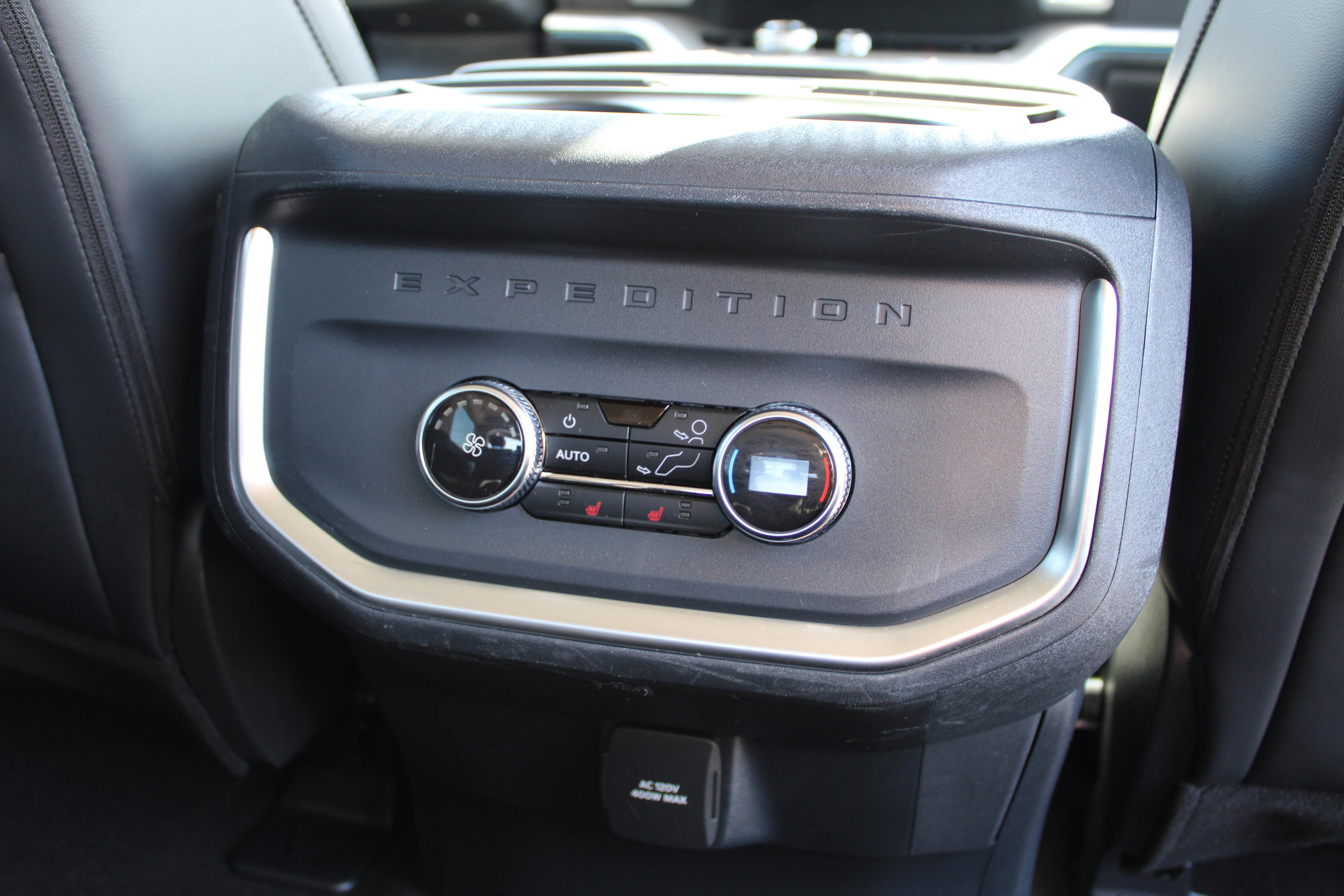 Used 2025 Ford Expedition Platinum image 17