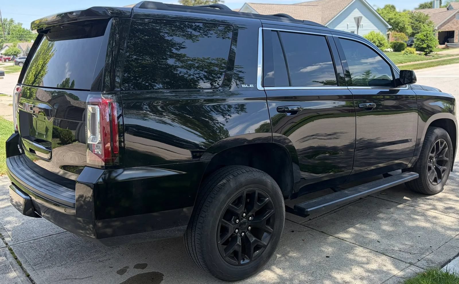 Used 2020 GMC Yukon SLE w/ SLE Value Package RWD image 9