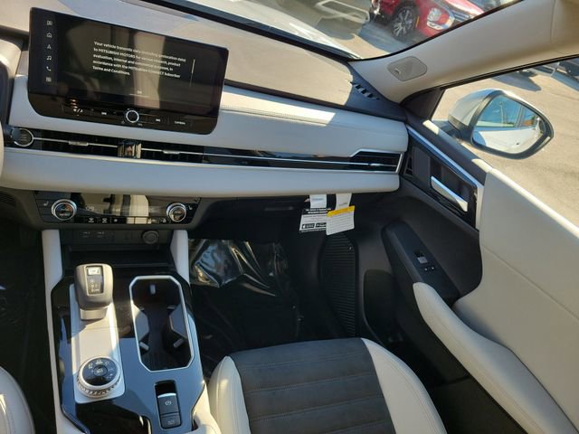 New 2026 Mitsubishi Outlander SE image 18