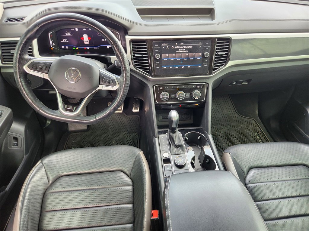 Used 2022 Volkswagen Atlas SEL Premium image 2