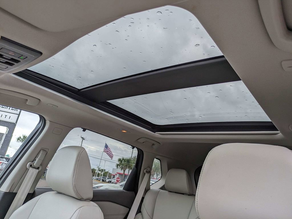 Used 2023 Nissan Rogue SL w/ SL Premium Package image 19