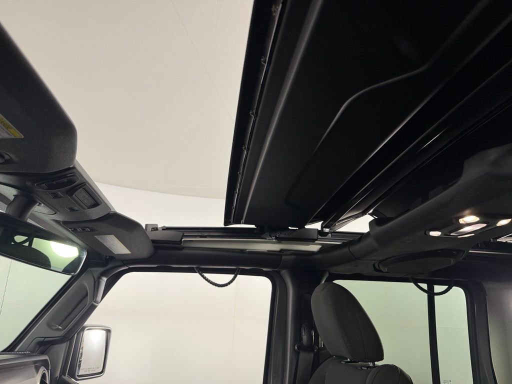 Certified 2023 Jeep Wrangler Unlimited w/ Sun & Screen Package image 24