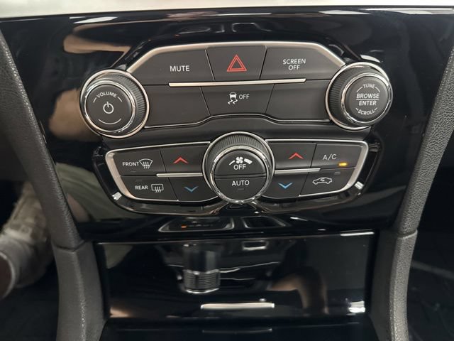 Used 2023 Chrysler 300 Touring AWD/4WD image 37