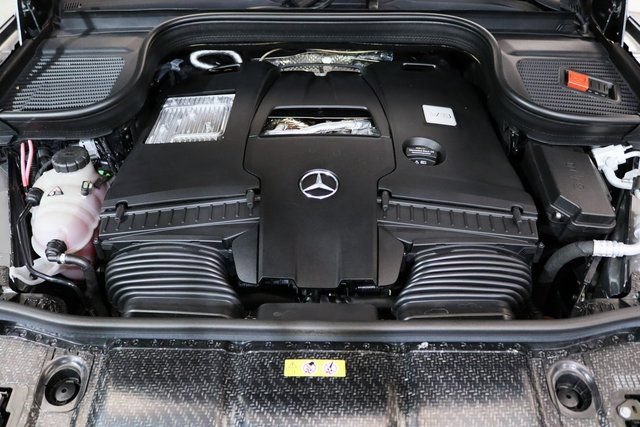 Used 2024 Mercedes-Benz GLS 580 4MATIC image 37
