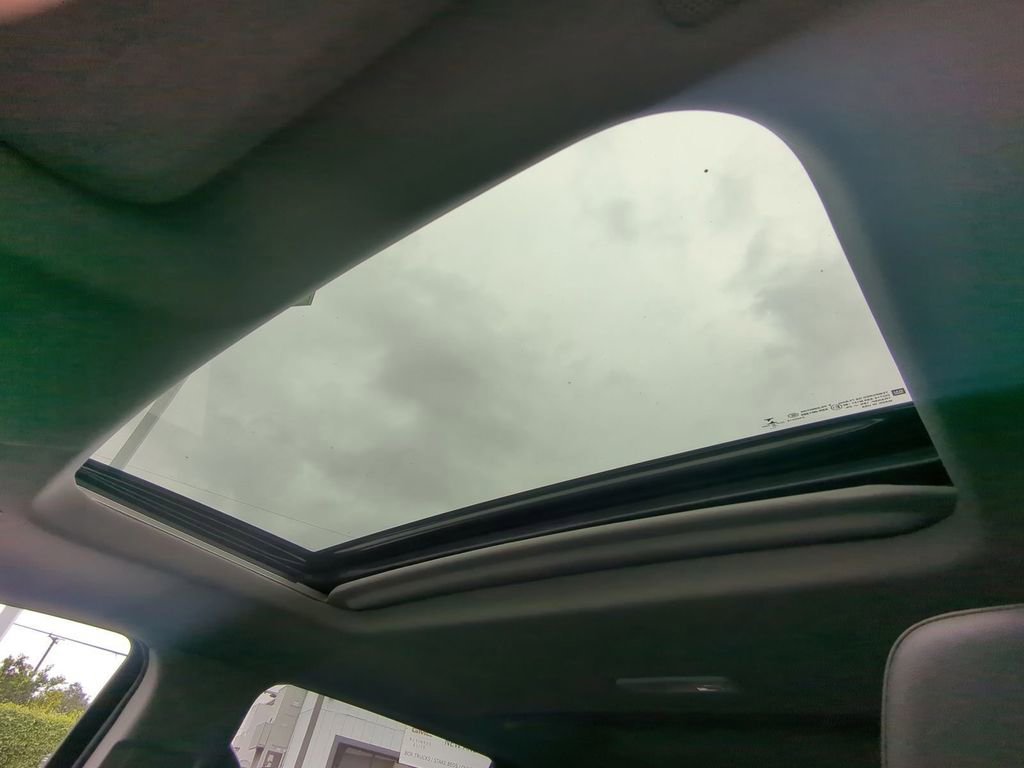 Used 2022 GMC Sierra 1500 SLT w/ SLT Convenience Package image 21