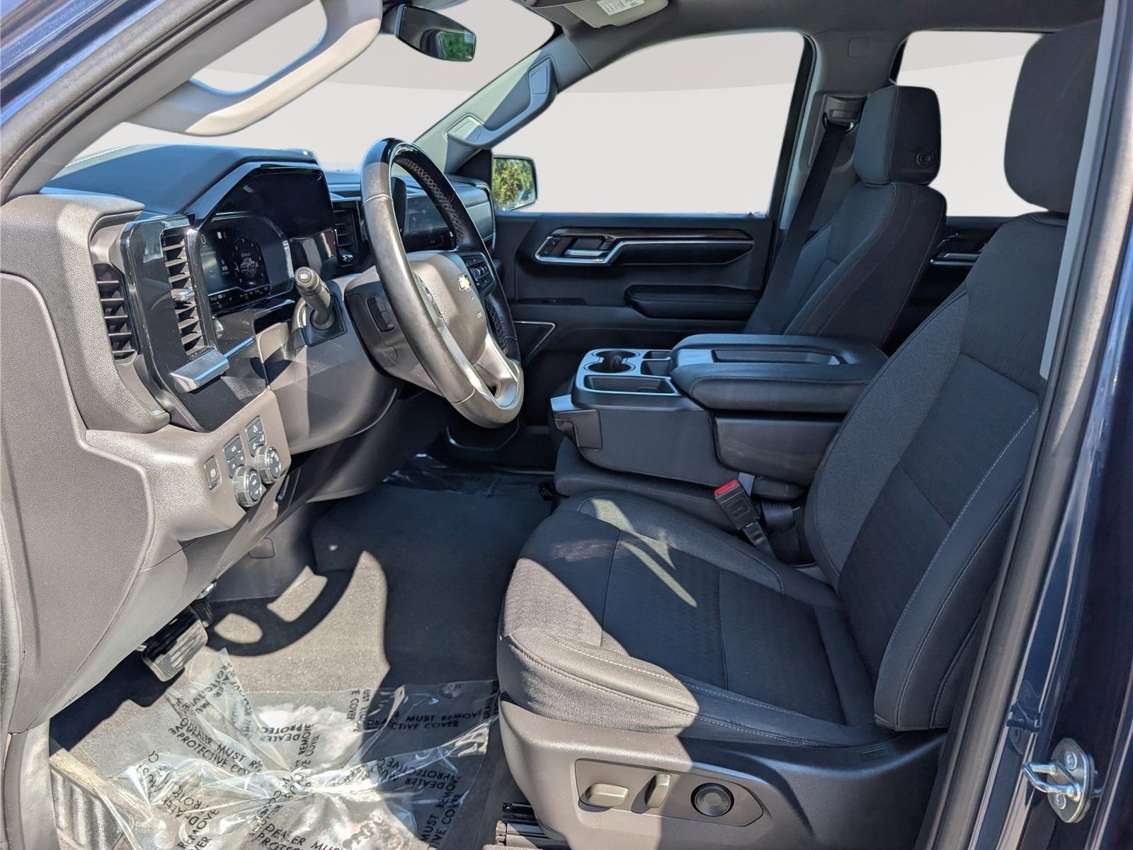 Used 2023 Chevrolet Silverado 1500 LT AWD/4WD image 15