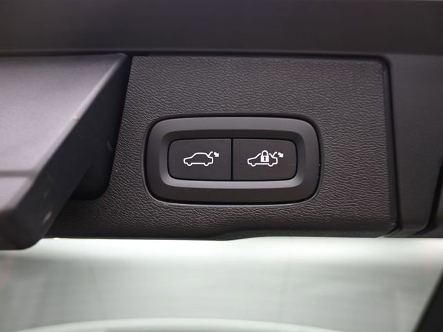 Used 2023 Volvo XC60 B5 Plus w/ Climate Package image 32