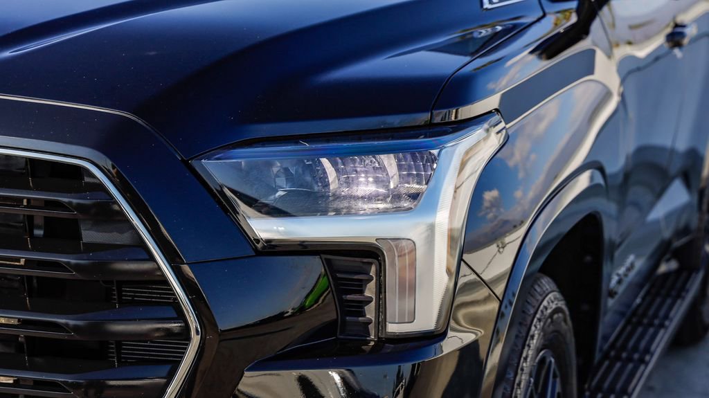 Used 2025 Toyota Sequoia SR5 image 5