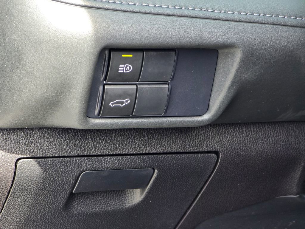 Used 2021 Toyota Highlander LE image 35