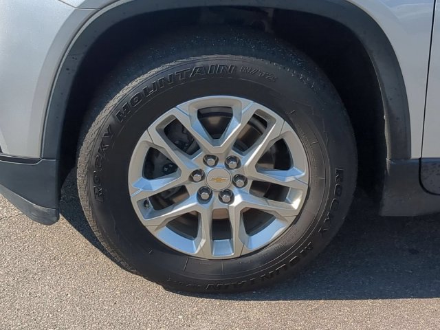 Used 2021 Chevrolet Traverse LS FWD image 10