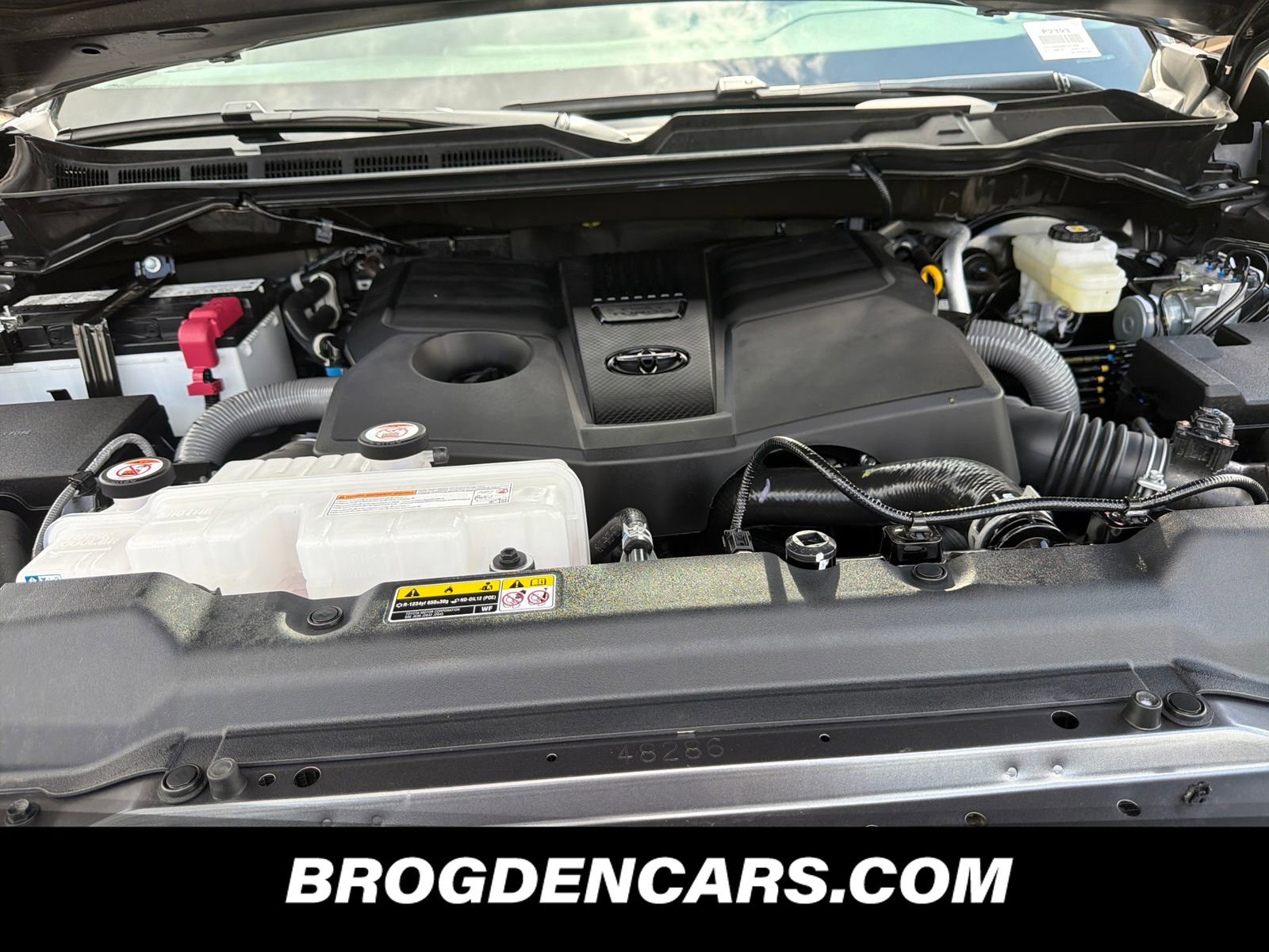 Used 2025 Toyota Tundra SR5 w/ SR5 Premium Package AWD/4WD image 10