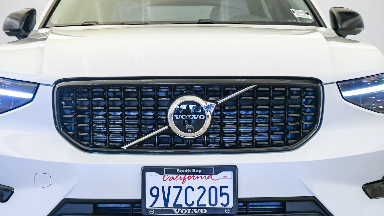 Certified 2026 Volvo XC40 B5 Plus w/ Protection Package Premier AWD/4WD image 8