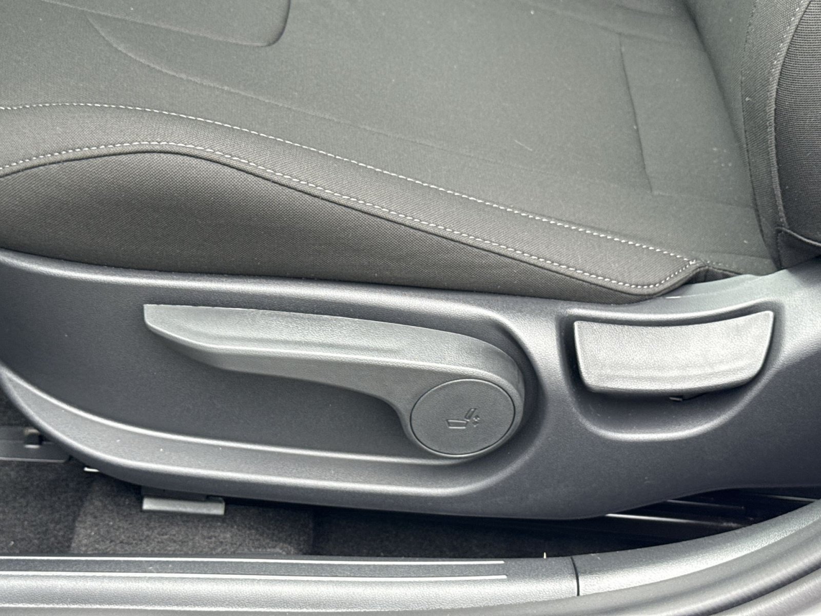 New 2026 Hyundai Elantra SEL Sport Premium FWD image 14