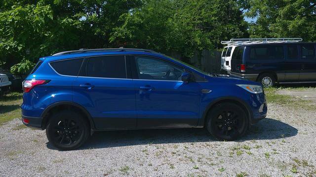 Used 2017 Ford Escape SE w/ Equipment Group 201A AWD/4WD image 3