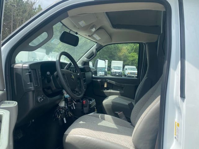 New 2025 Chevrolet Express 4500 w/ Power Convenience Package image 19
