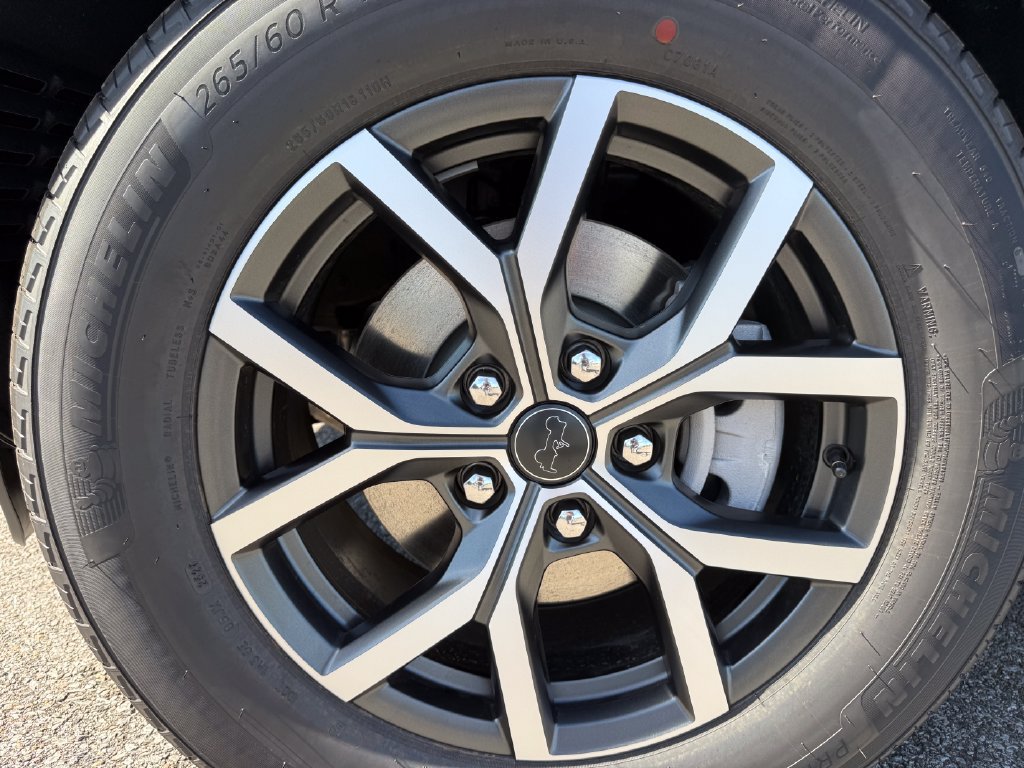 New 2027 Jeep Grand Cherokee Laredo RWD image 25