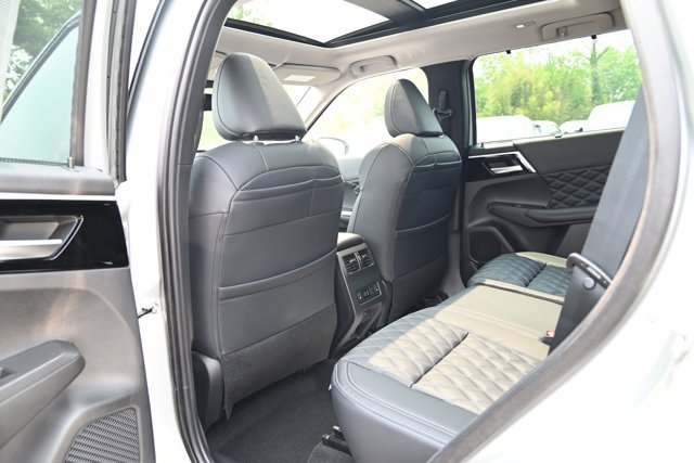 New 2023 Mitsubishi Outlander SEL AWD/4WD image 24