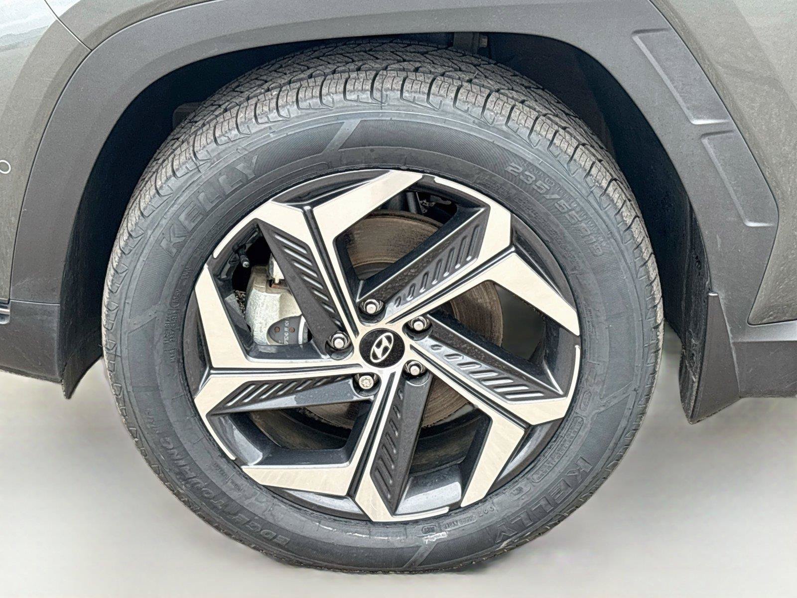 Certified 2024 Hyundai Tucson Limited AWD/4WD image 31