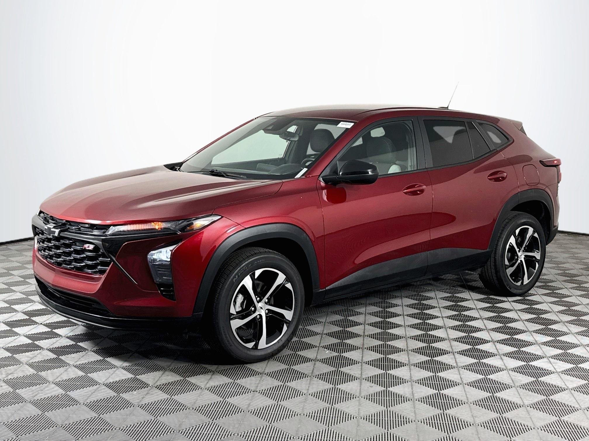 Used 2024 Chevrolet Trax RS FWD image 4