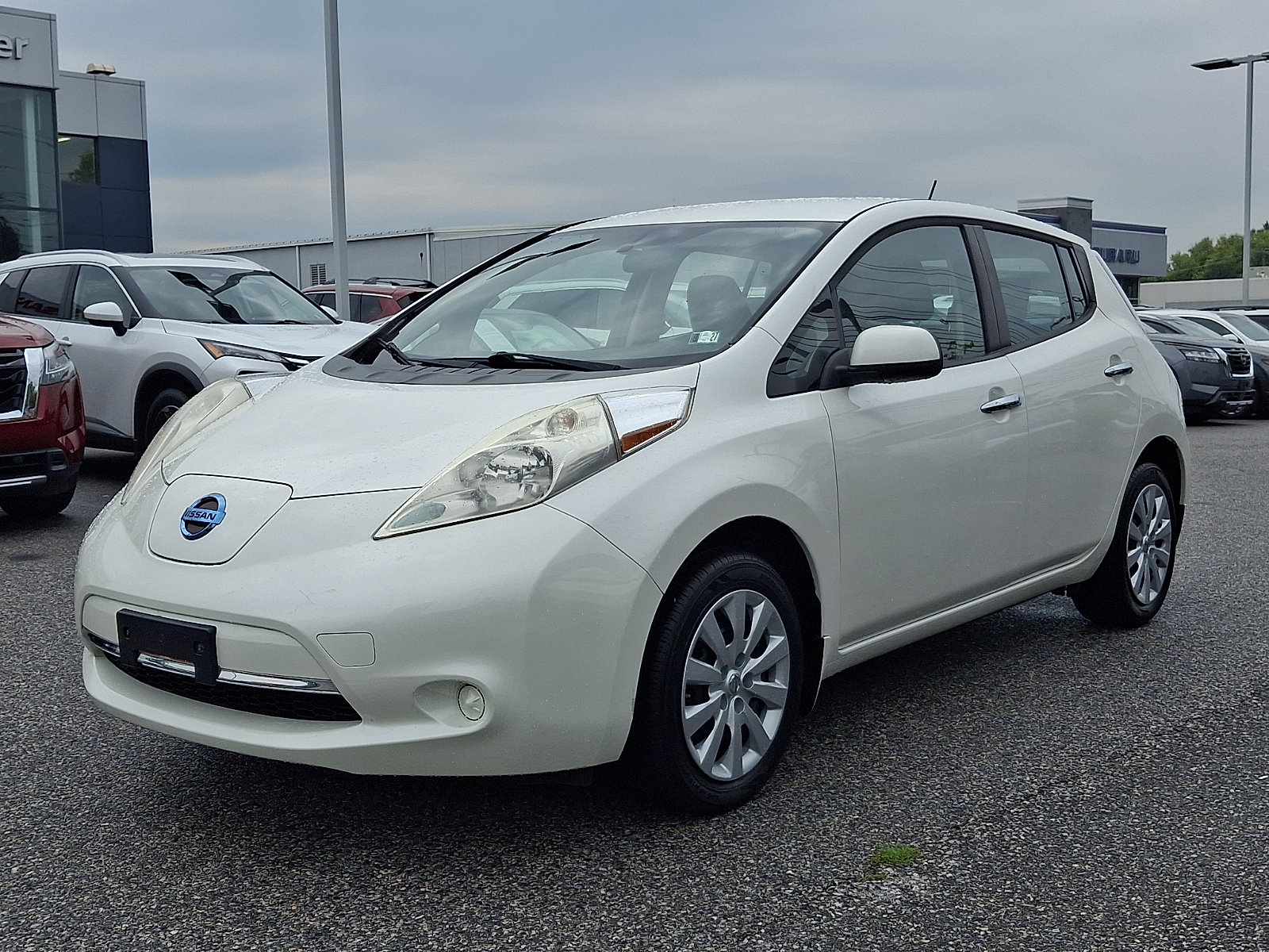 Used 2015 Nissan Leaf S FWD image 3