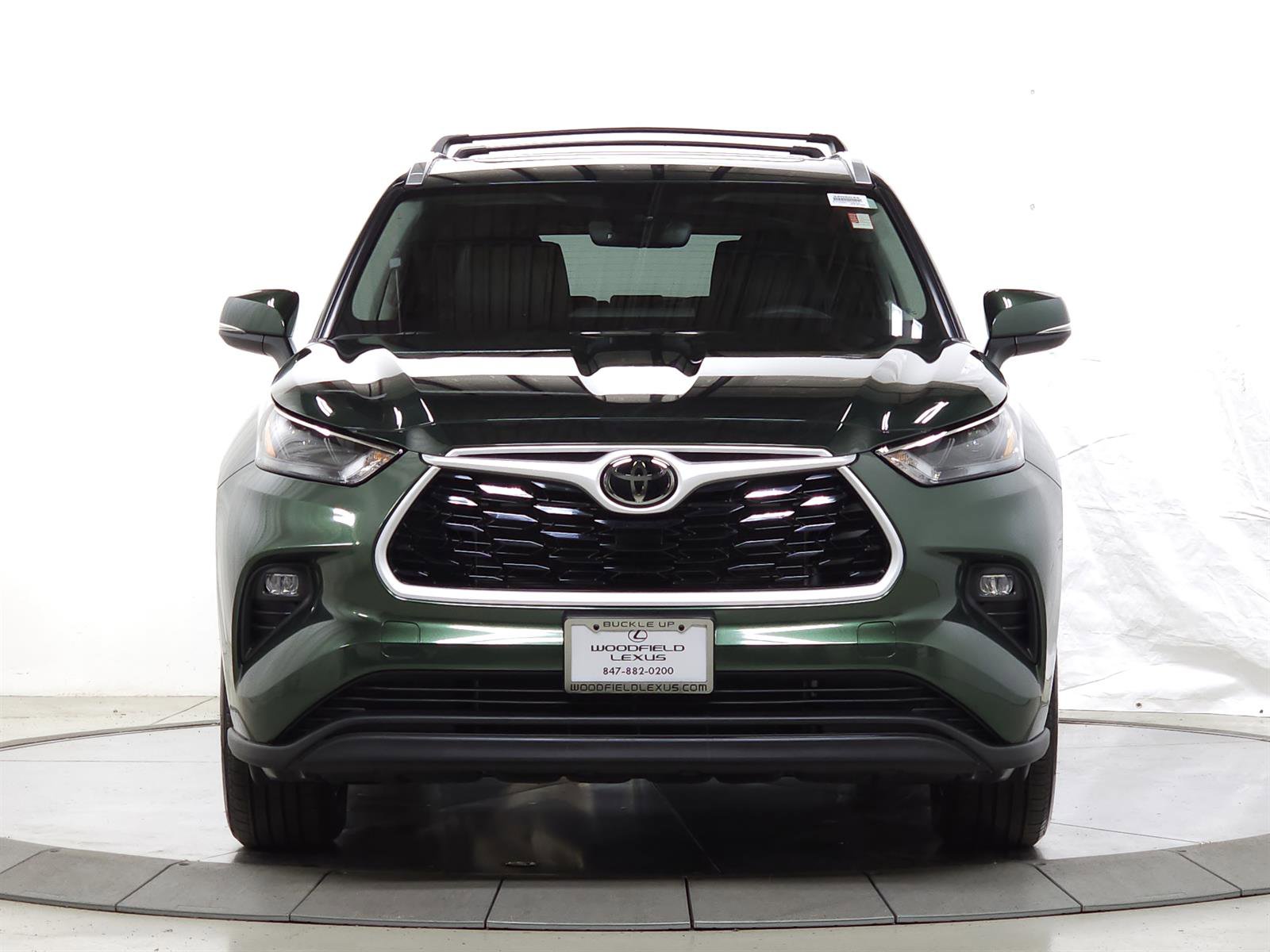 Used 2025 Toyota Highlander XLE AWD/4WD image 2