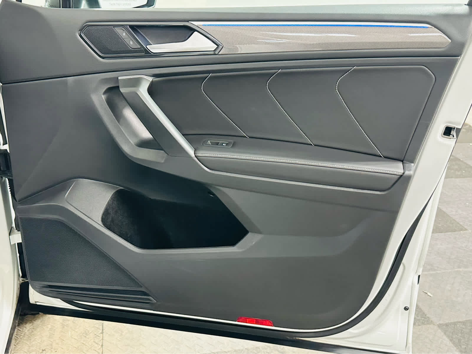 Certified 2024 Volkswagen Tiguan SE R-Line image 26