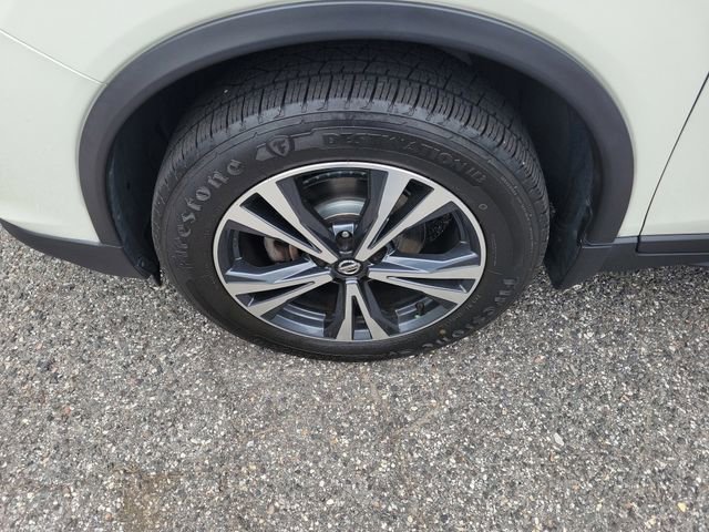 Used 2019 Nissan Rogue SV w/ Premium Package AWD/4WD image 5