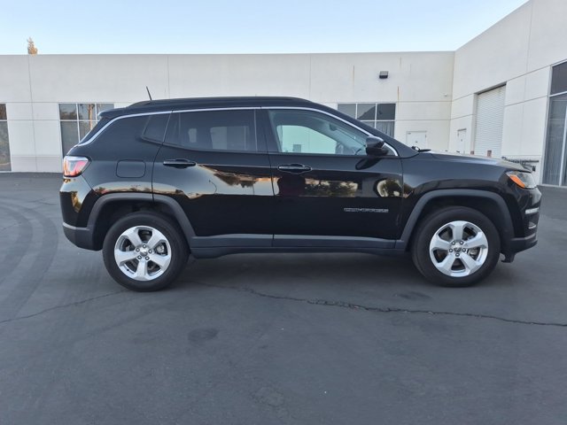 Used 2018 Jeep Compass Latitude AWD/4WD image 4