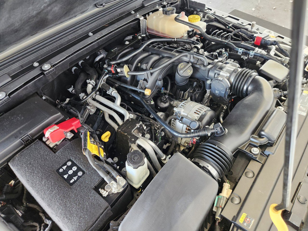 Used 2022 Jeep Wrangler Unlimited Sahara w/ Cold Weather Group image 14