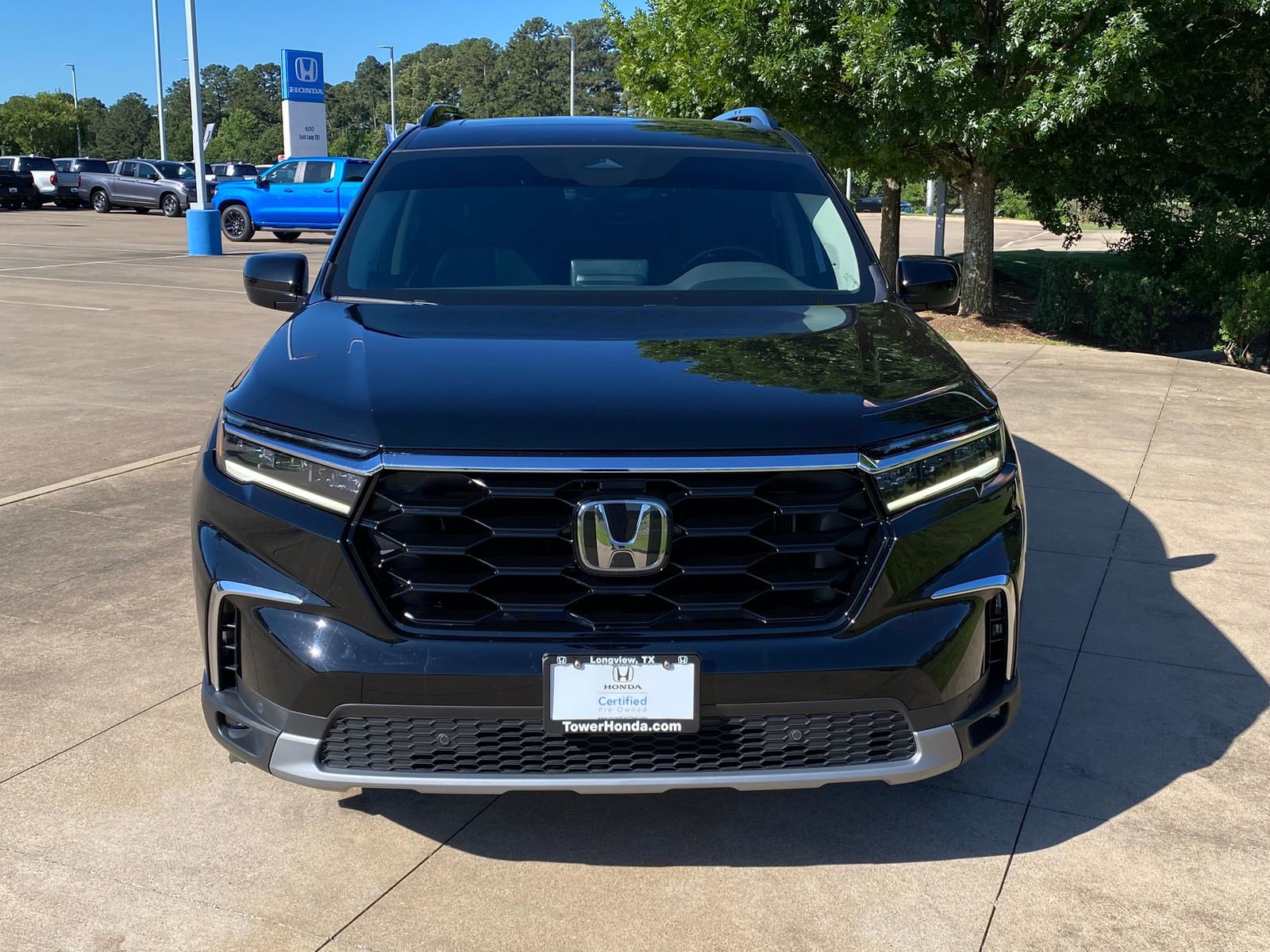 Used 2024 Honda Pilot Touring image 2