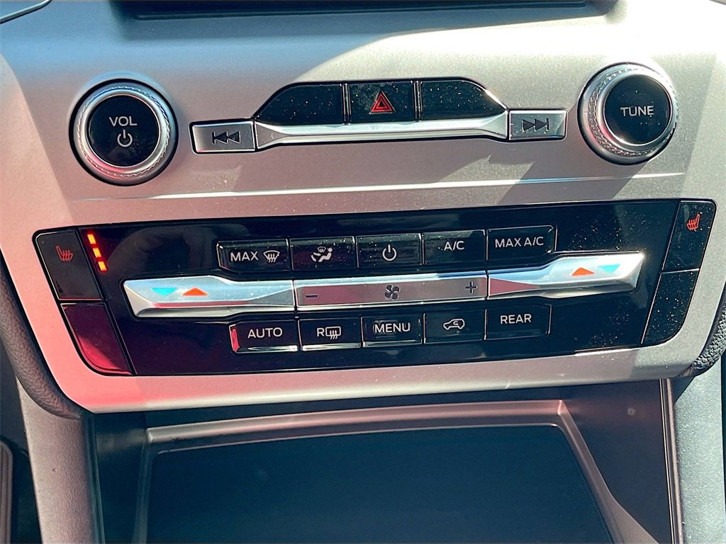 Used 2022 Ford Explorer XLT image 15