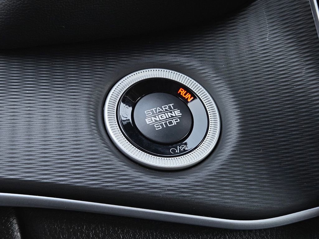 New 2025 Jeep Grand Cherokee Altitude image 22