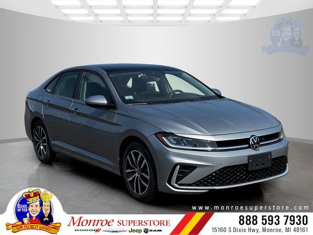 Used 2025 Volkswagen Jetta SE image 1