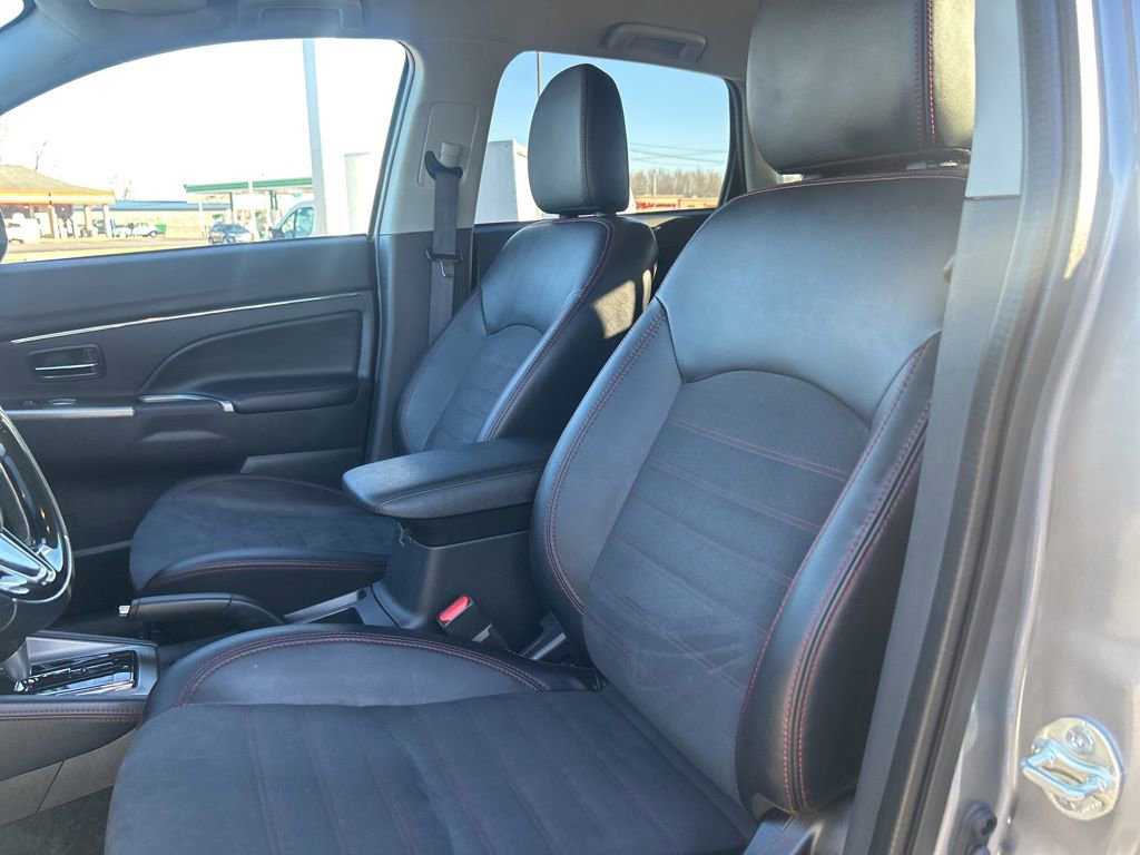 Used 2025 Mitsubishi Outlander Sport AWD image 10