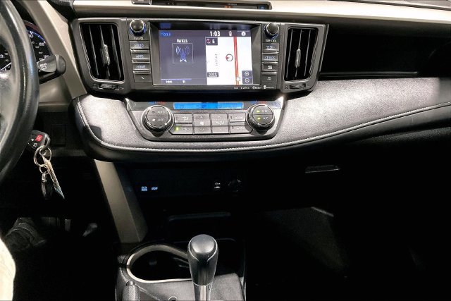 Used 2016 Toyota RAV4 XLE AWD/4WD image 19