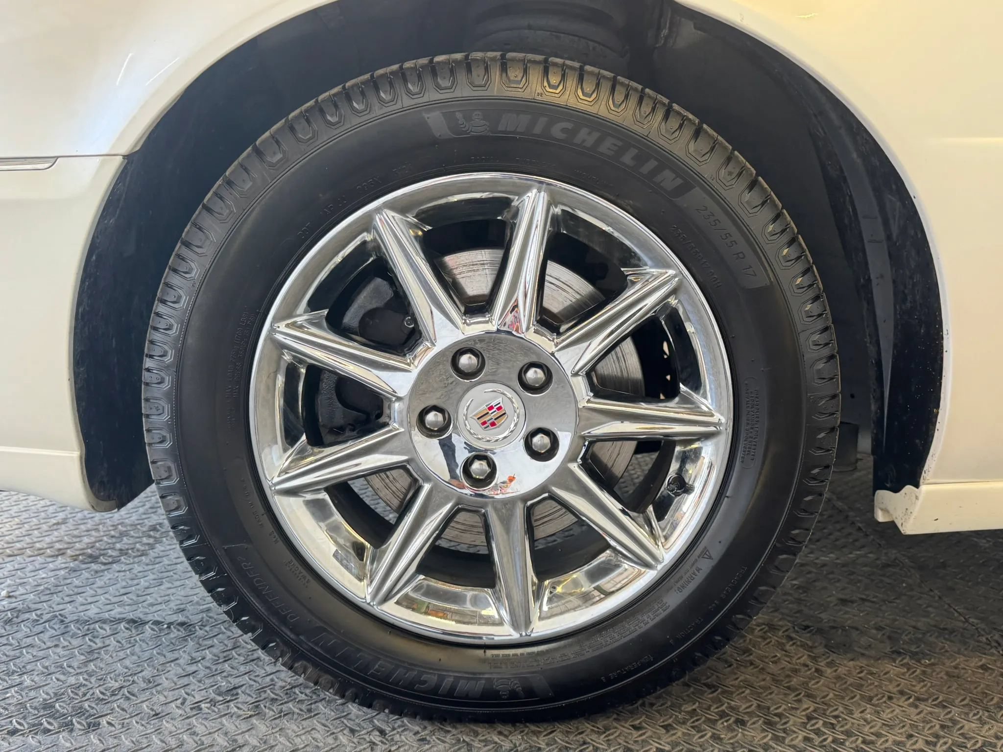 Used 2011 Cadillac DTS Luxury FWD image 36