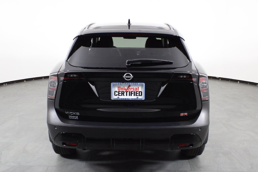 Certified 2025 Nissan Kicks SR FWD image 11