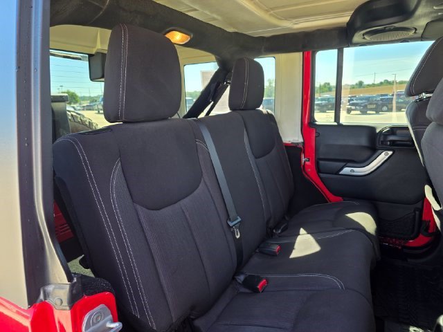 Used 2013 Jeep Wrangler Unlimited Rubicon w/ Dual Top Group AWD/4WD image 14