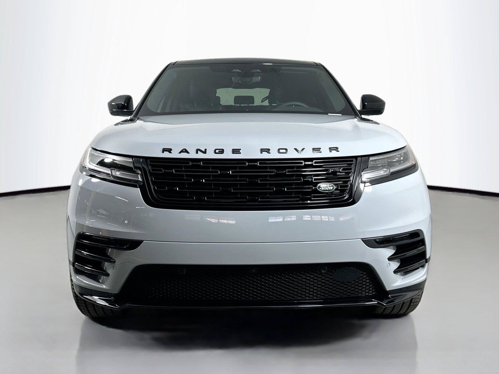 Certified 2026 Land Rover Range Rover Velar Dynamic SE AWD/4WD image 2