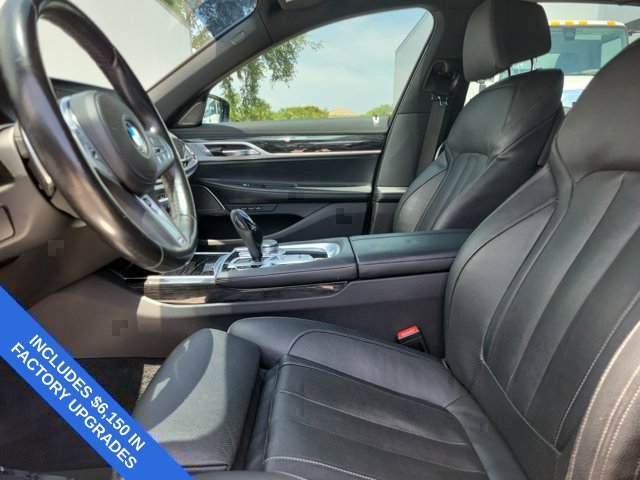 Used 2022 BMW 740i w/ M Sport Package RWD image 21